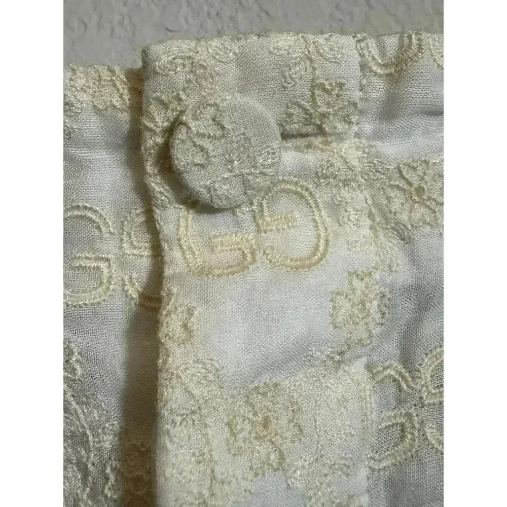 EUC Gucci Linen Embroidered Ivory Shorts $1,440 - Picture 4 of 11